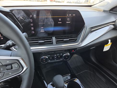 New 2026 Chevrolet Trax ACTIV w/ Driver Confidence Package FWD image 18
