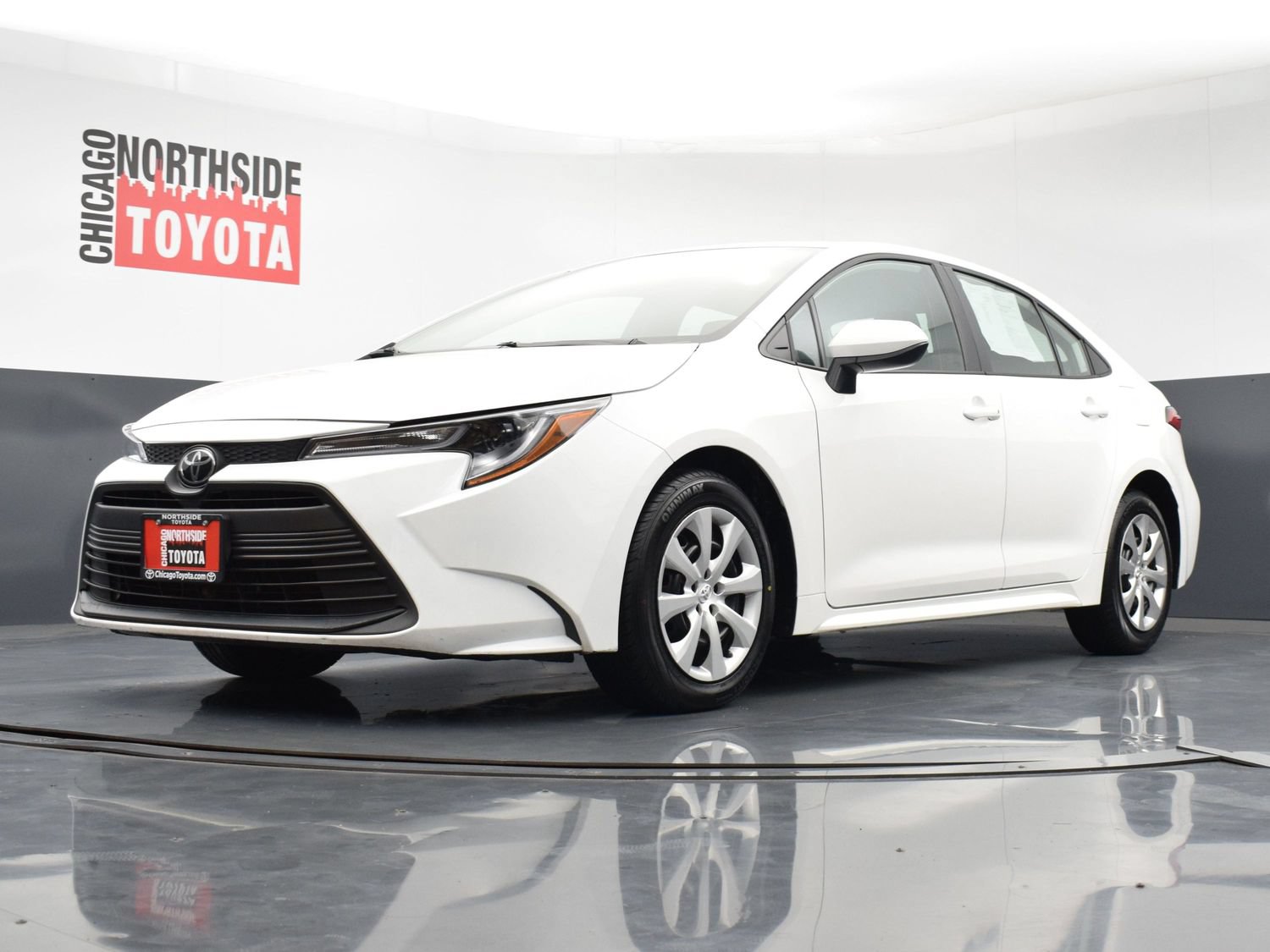 Used 2025 Toyota Corolla LE FWD image 30
