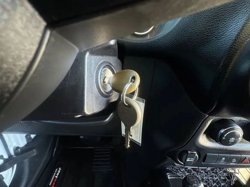 Used 2015 Jeep Wrangler Sport AWD/4WD image 8