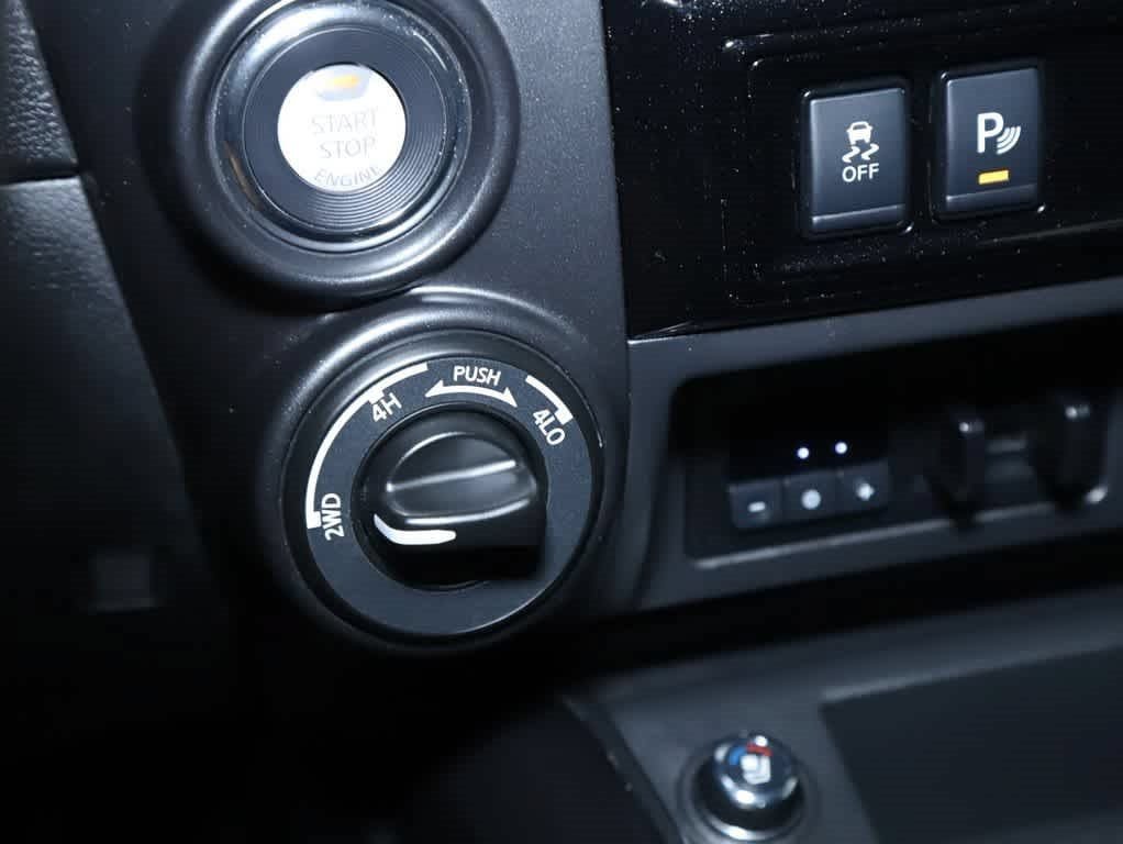 Used 2023 Nissan Titan PRO-4X w/ Pro-4x Convenience Package AWD/4WD image 32