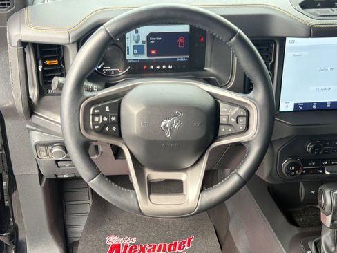 Used 2024 Ford Bronco Badlands AWD/4WD image 17