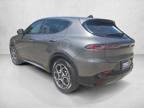 Used 2024 Alfa Romeo Tonale Ti w/ Premium Interior Package AWD/4WD image 8