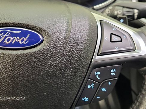 Used 2017 Ford Edge Titanium image 23