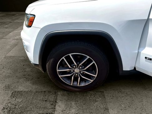 Used 2018 Jeep Grand Cherokee Limited AWD/4WD image 21