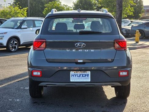 New 2025 Hyundai Venue SEL image 6