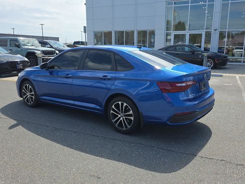 Used 2024 Volkswagen Jetta Sport image 7