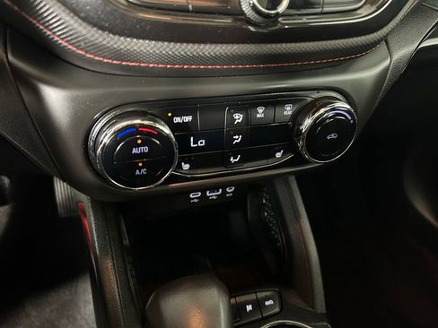 Used 2023 Chevrolet TrailBlazer RS w/ Sun and Liftgate Package AWD/4WD image 9