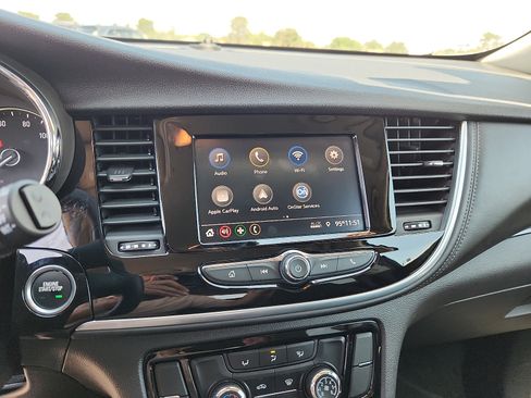 Used 2022 Buick Encore Preferred FWD image 19