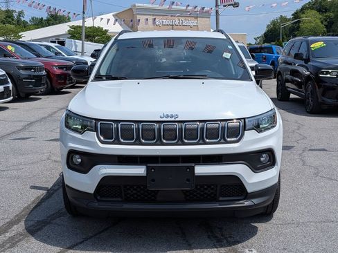 Used 2022 Jeep Compass Latitude AWD/4WD image 3