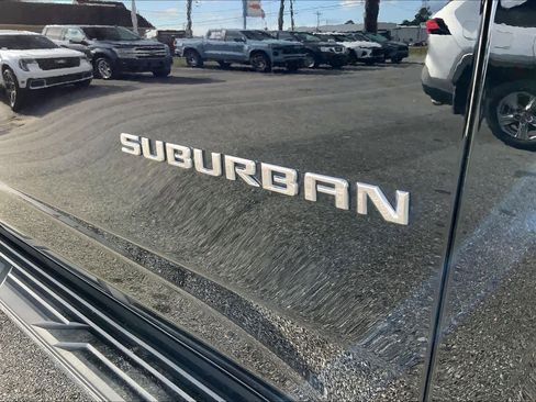 Used 2021 Chevrolet Suburban High Country image 30