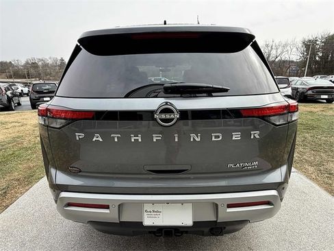 Used 2024 Nissan Pathfinder Platinum image 24