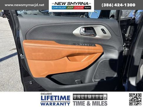 New 2026 Chrysler Pacifica Pinnacle image 21