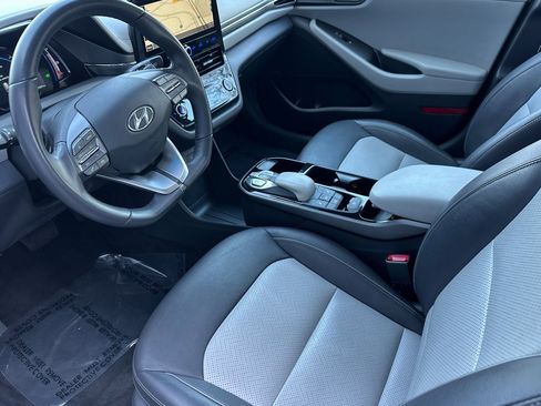 Used 2020 Hyundai Ioniq Limited image 11