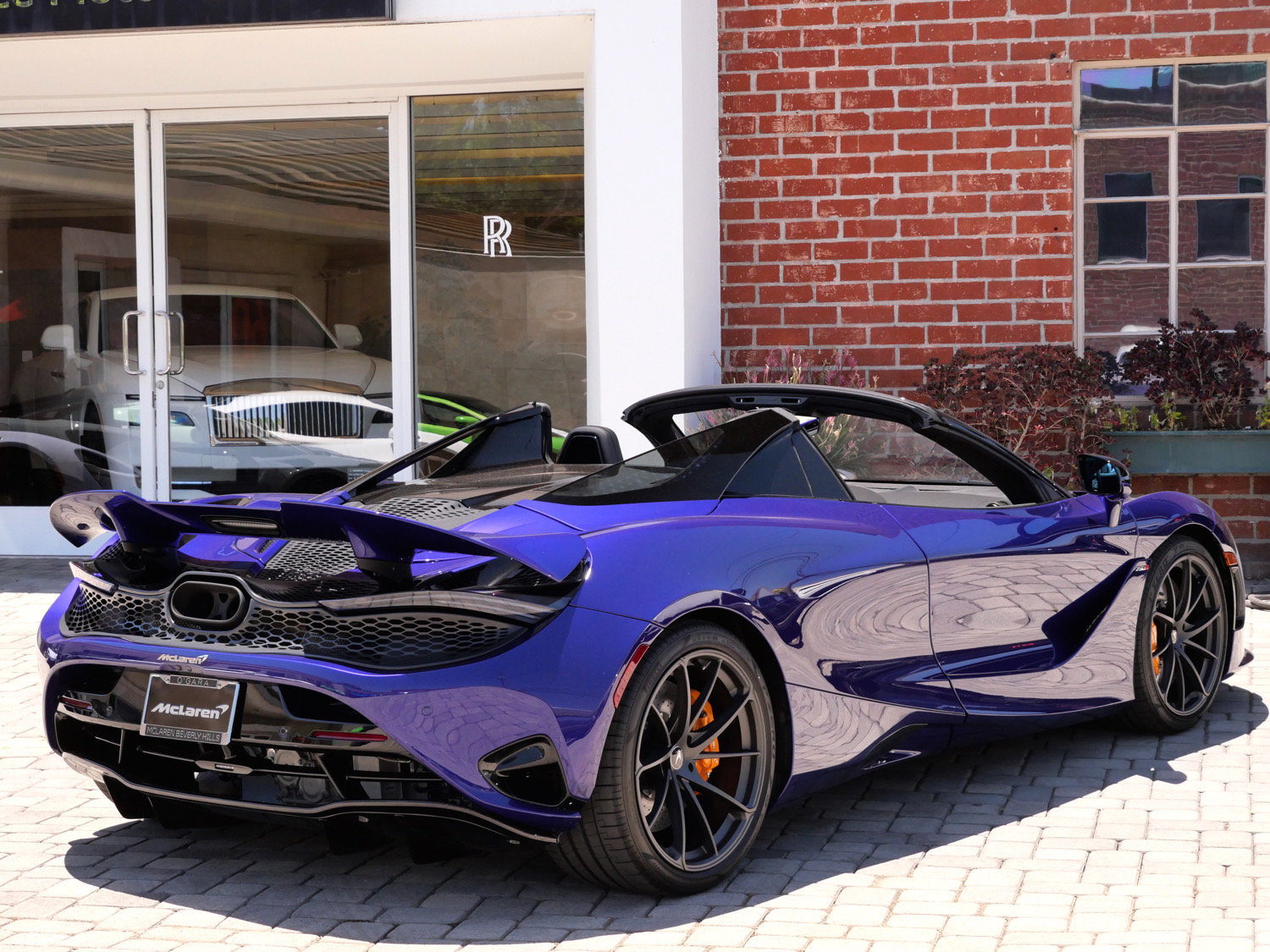 Used 2024 McLaren 750S Spider RWD image 4