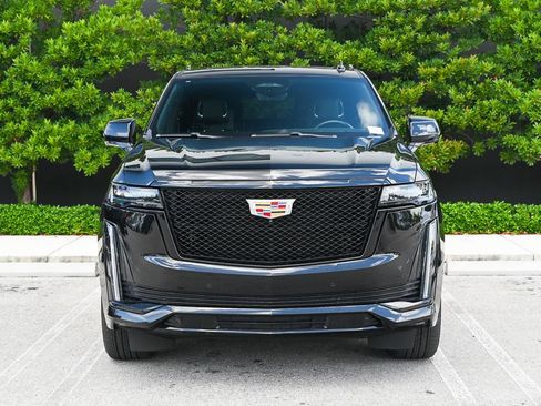 Used 2023 Cadillac Escalade Sport AWD/4WD image 2