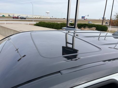 Used 2025 Toyota Tacoma TRD Sport image 13