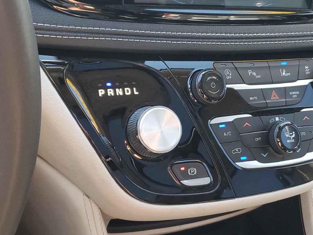 Certified 2023 Chrysler Pacifica Limited FWD image 30