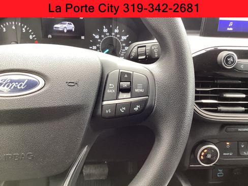 Used 2022 Ford Escape SE FWD image 18