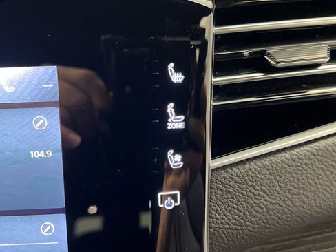 Used 2024 Jeep Wagoneer L Series II image 63