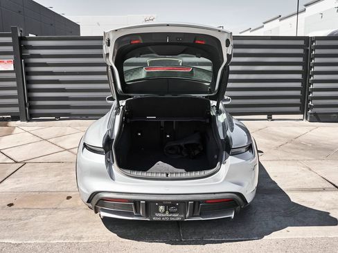 Used 2022 Porsche Taycan 4 Cross Turismo image 17