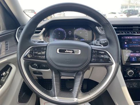 Used 2021 Jeep Grand Cherokee L Overland image 16