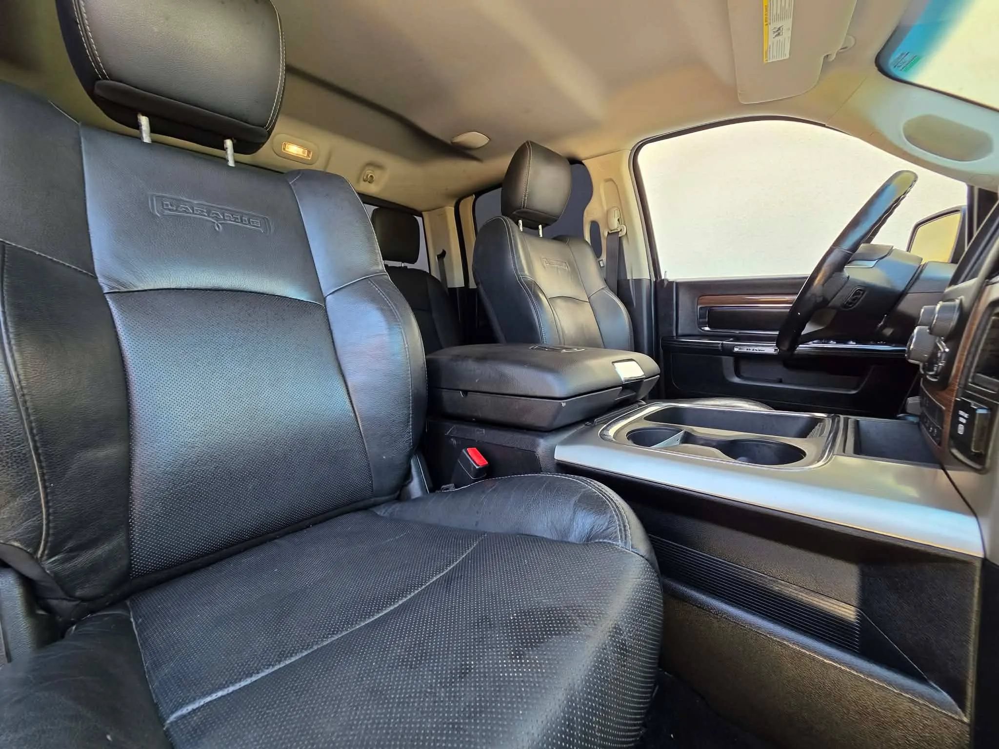 Used 2016 RAM 1500 Laramie w/ Convenience Group AWD/4WD image 17