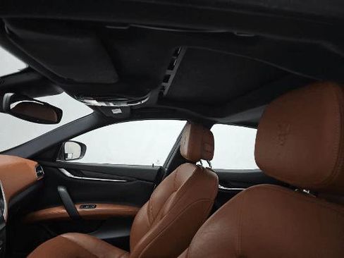 Used 2018 Maserati Ghibli S Q4 AWD/4WD image 12