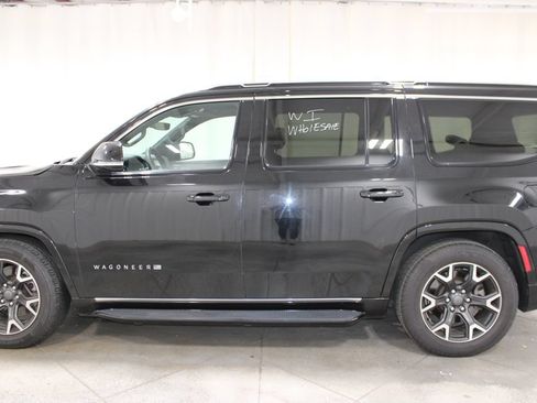 Used 2024 Jeep Wagoneer Series III AWD/4WD image 6