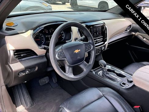 Used 2023 Chevrolet Traverse LS FWD image 5