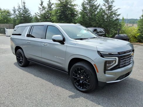 Certified 2026 Chevrolet Suburban High Country AWD/4WD image 3