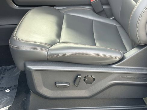 Used 2025 Ford Expedition Active image 15