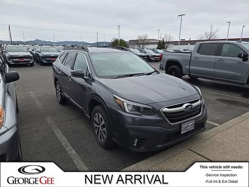 Used 2020 Subaru Outback Premium w/ Popular Package #1 AWD/4WD image 1