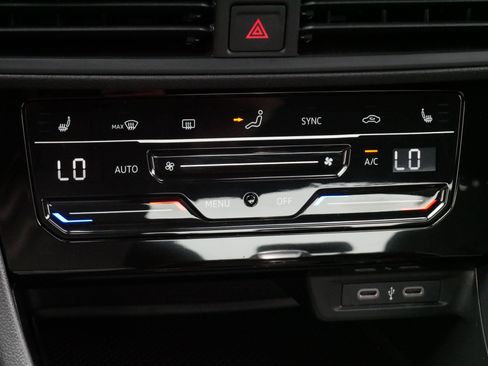 Used 2025 Volkswagen Jetta Sport FWD image 23