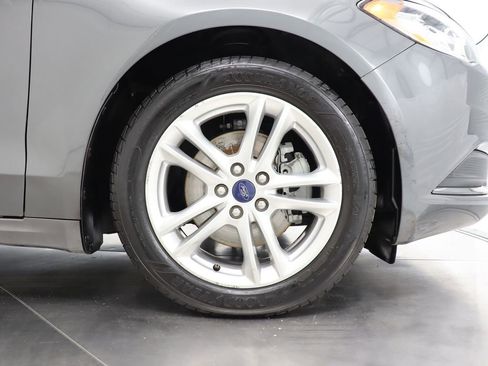 Used 2018 Ford Fusion SE w/ Fusion SE Technology Package FWD image 40