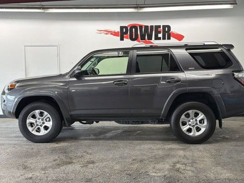 Used 2018 Toyota 4Runner SR5 Premium AWD/4WD image 6