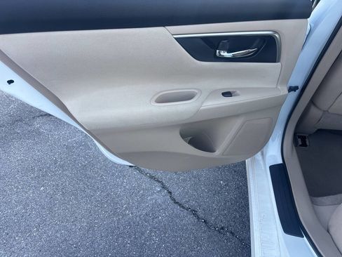 Used 2014 Nissan Altima 2.5 SV FWD image 13
