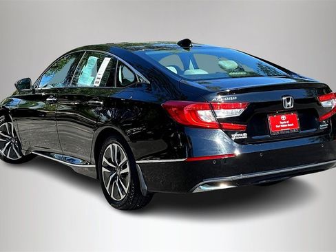 Used 2018 Honda Accord Touring image 4