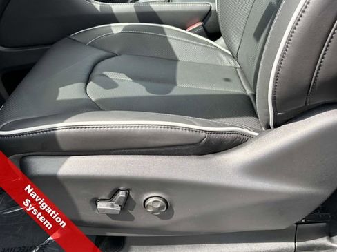 New 2026 Chrysler Pacifica Limited w/ S Appearance Package image 19