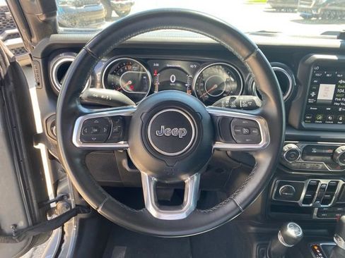 Used 2022 Jeep Wrangler Unlimited Sahara AWD/4WD image 13