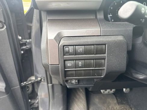 Used 2024 Toyota Tacoma TRD Sport AWD/4WD image 24