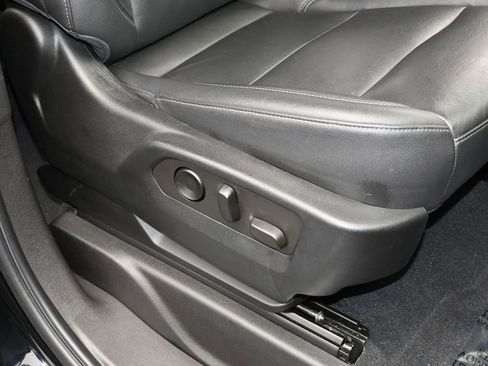 Used 2021 Chevrolet Suburban LT image 48