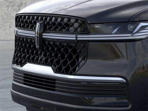 New 2025 Lincoln Navigator Reserve w/ Jet Appearance Package image 17