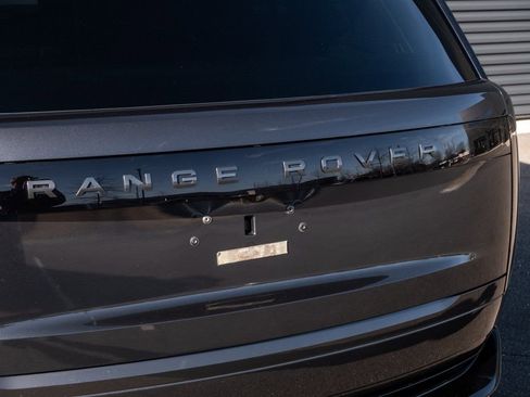Used 2023 Land Rover Range Rover SE image 38
