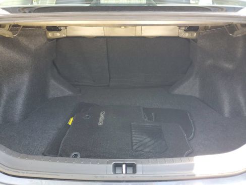 Used 2017 Toyota Corolla LE FWD image 9