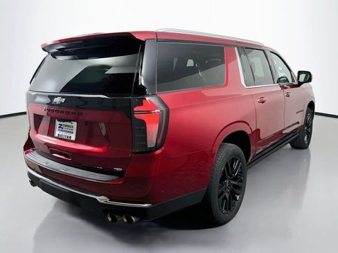 Certified 2025 Chevrolet Suburban Premier AWD/4WD image 7