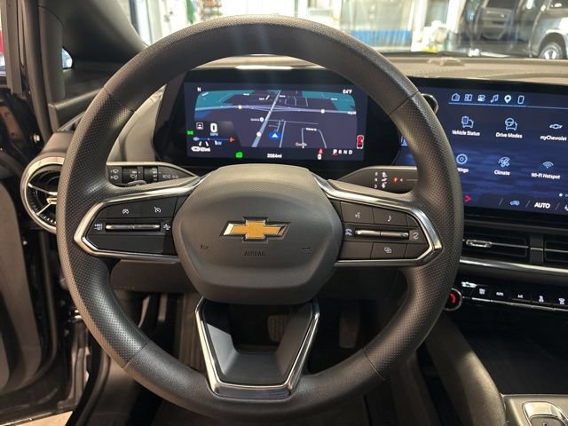 Used 2026 Chevrolet Equinox EV LT FWD image 14