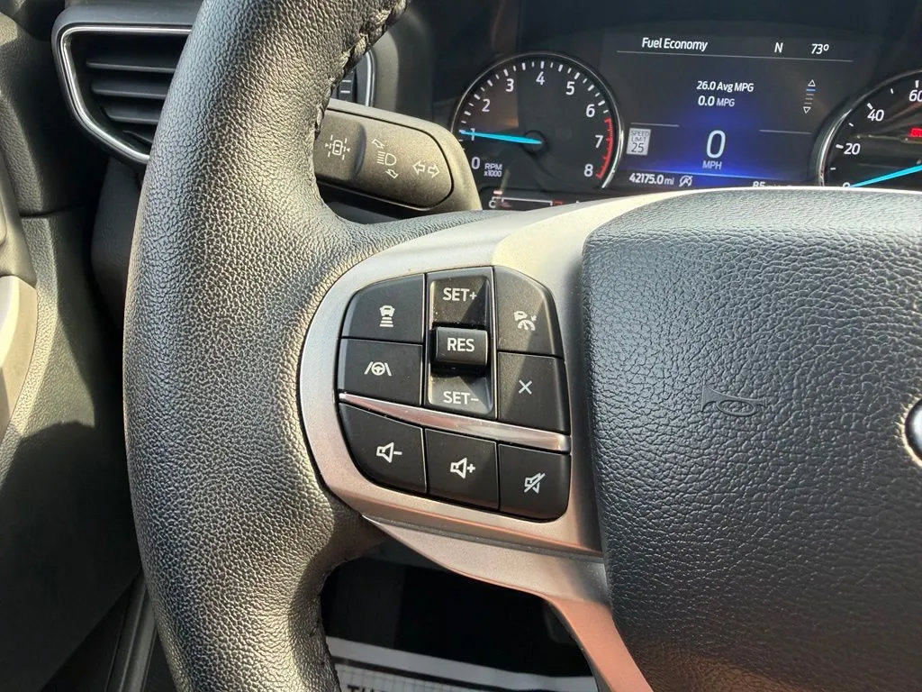 Used 2024 Ford Explorer Limited AWD/4WD image 16