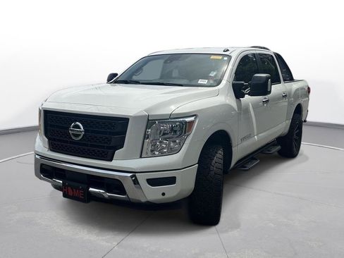 Used 2021 Nissan Titan SV w/ SV Convenience Package AWD/4WD image 2