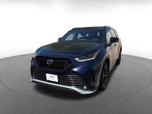 Used 2025 Toyota Highlander XSE AWD/4WD image 5