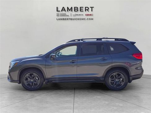 Used 2023 Subaru Ascent Onyx Edition AWD/4WD image 2